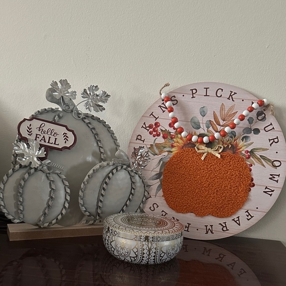 Fall Pumpkin Decor Set - Picture 2 of 4